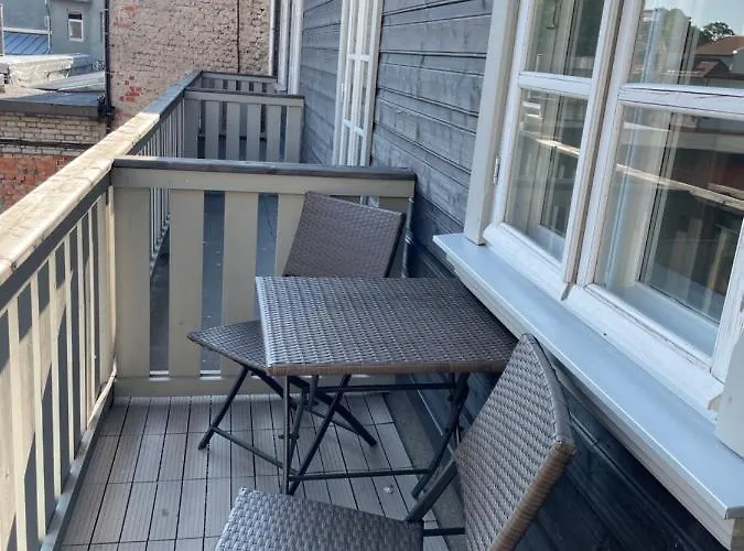 Modern In Old Town *